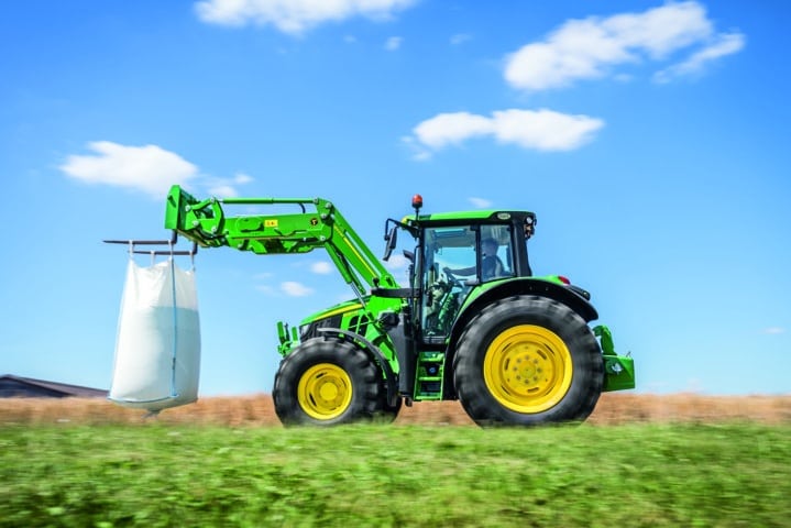 Nueva serie M de palas cargadoras frontales John Deere para tractores de hasta 155 CV