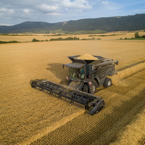 Fendt muestra en campo su cosechadora Ideal