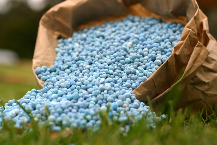 La guerra de Ucrania limita el abastecimiento y dispara los costes de producción de los fertilizantes