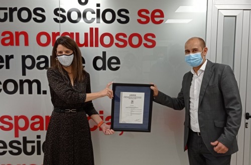 La cooperativa Ibercom recibe el certificado de bienestar animal Welfair de AENOR