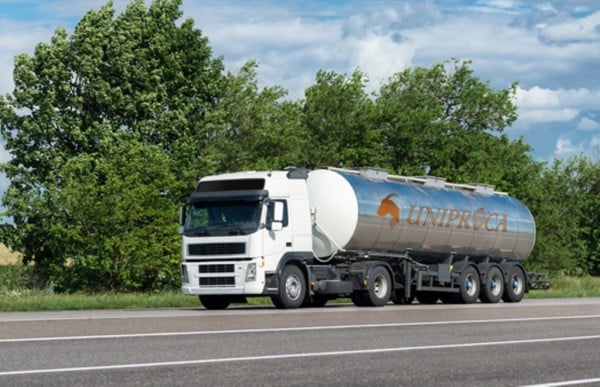 camion-cisterna-uniproca Las entregas de leche de oveja y de cabra a industria se reducen en 2020