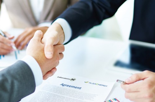 AlgaEnergy y Laboratoire M2 firman acuerdos estratégicos para el desarrollo y distribución global de productos