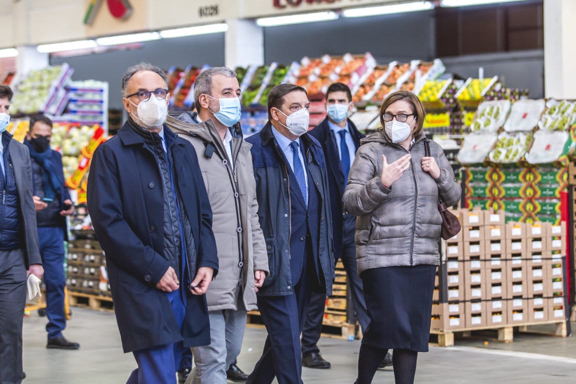 Planas visita Mercabarna y Biomarket y pone en valor el papel de los mercas en la pandemia