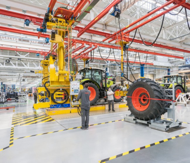 Claas inaugura su nueva fábrica de tractores en Le Mans, «la fábrica del futuro»