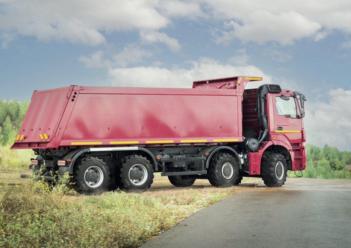 BKT lanza el nuevo Multimax MP 569, diseñado para el eje delantero de camiones agrícolas