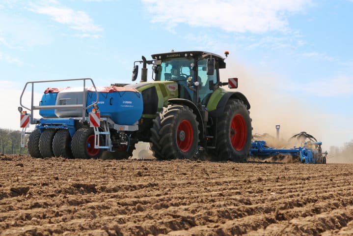 El depósito delantero Solitair 23+de Lemken, ahora con tecnología Isobus