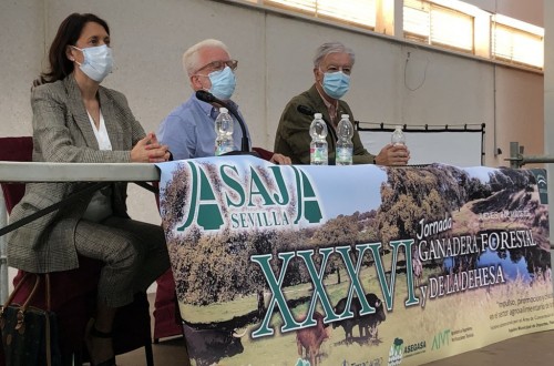 ASAJA-Sevilla pide el cese del ministro de Consumo y le declara «persona non grata»