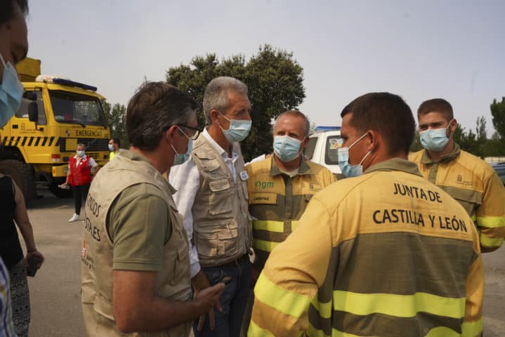 Arden más de 10.000 hectáreas en un incendio en la sierra de Gredos