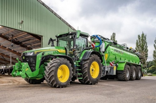 John Deere oferta un sistema de control de presión de neumáticos totalmente integrado en su serie de tractores 8R