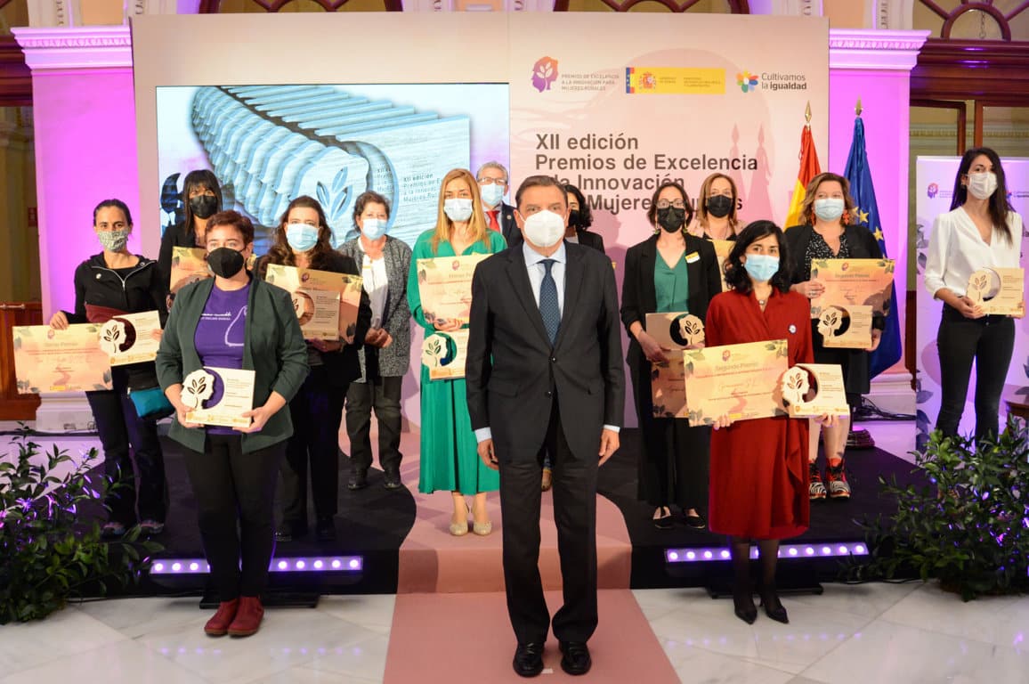 Planas reivindica la igualdad de género en la entrega de los Premios a la Innovación de las Mujeres Rurales