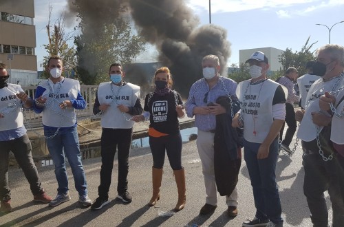Ganaderos andaluces dejarán de entregar leche de vaca a Lactalis Puleva si no paga por encima de costes