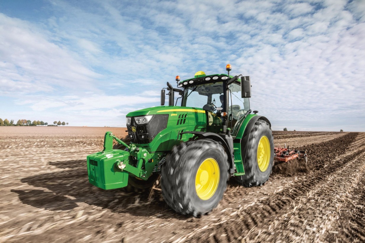 John Deere cierra el año fiscal con un beneficio neto de 5.243 millones de euros