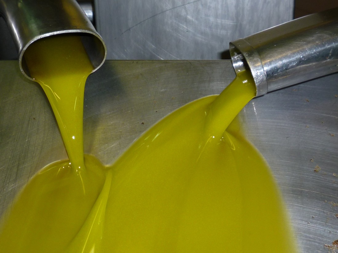 El mercado absorbió en torno a 125.440 t de aceite de oliva en el primer mes de campaña 2021/22