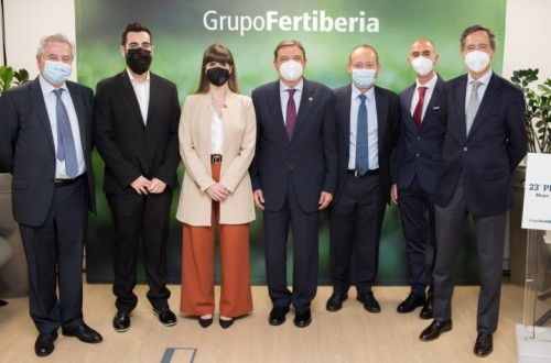 Luis Planas entrega el Premio Fertiberia a la Mejor Tesis Doctoral en Temas Agrícolas