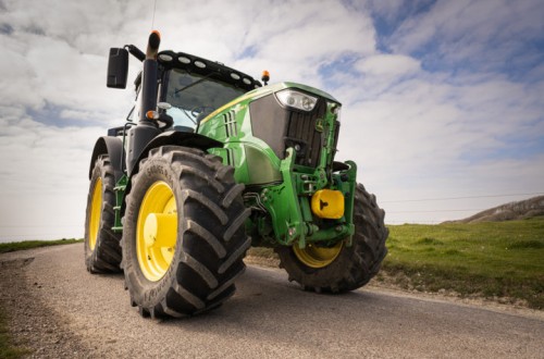 John Deere refuerza su presencia en varias comunidades autonómas tras la salida de Tajada Barrio