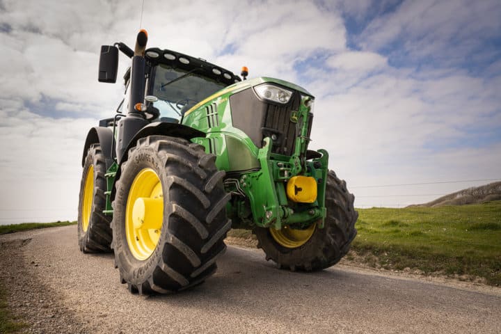 John Deere anuncia un beneficio neto de 805 millones de euros en el primer trimestre