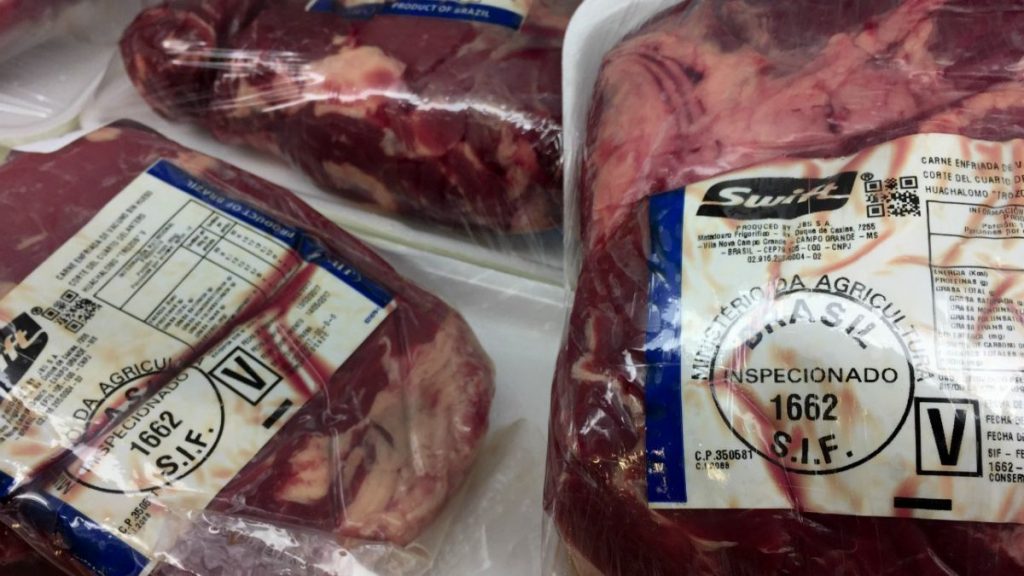Varios supermercados europeos boicotean carne de vacuno de Brasil por la deforestación amazónica