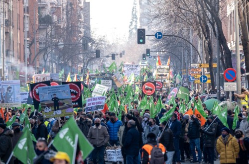 Agricultores y ganaderos riojanos se manifiestan por el futuro y la rentabilidad del sector