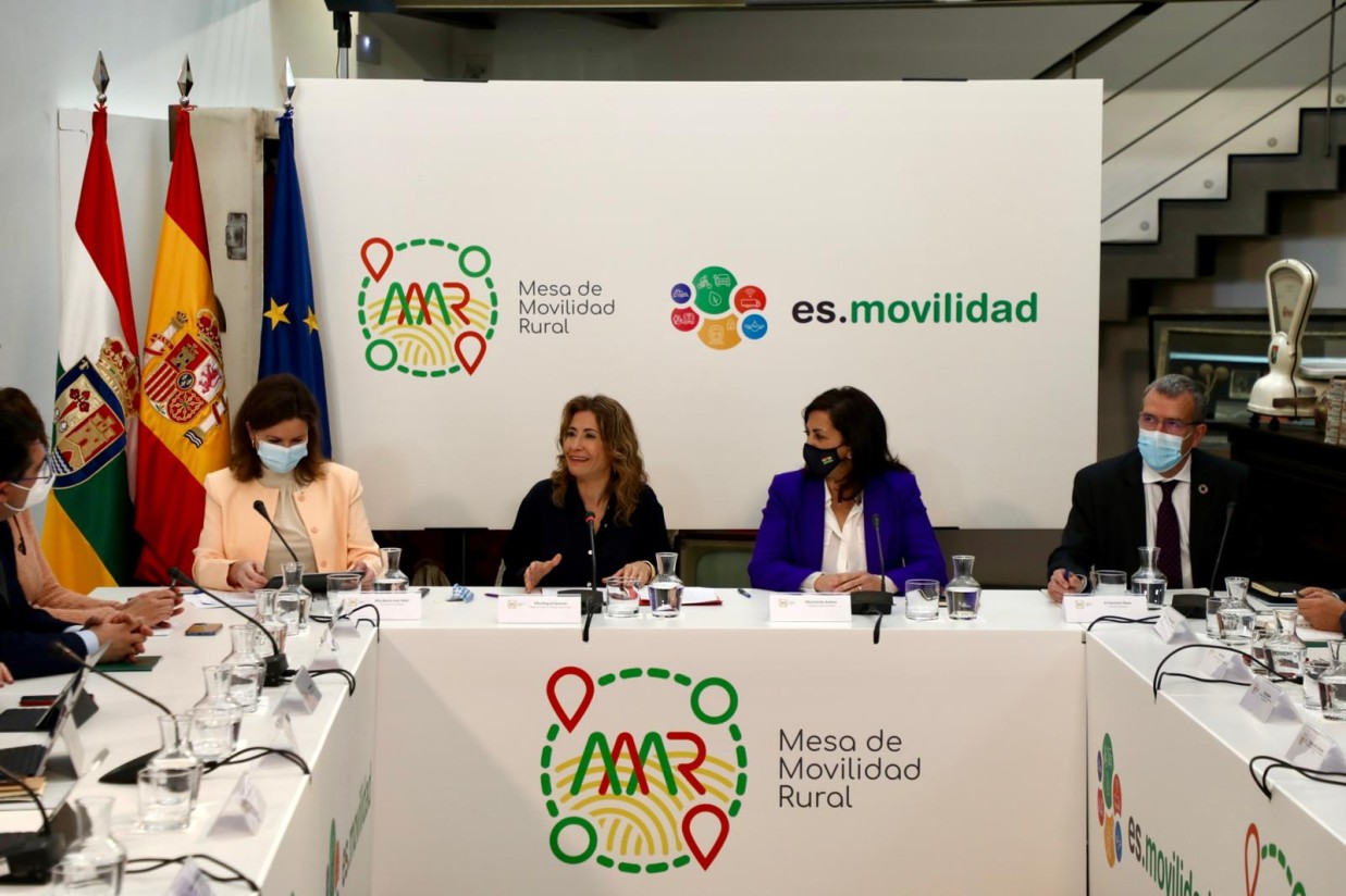 El Gobierno crea la Mesa por la Movilidad Rural en el marco de la política transversal para afrontar el reto demográfico