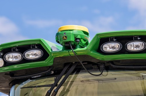 Nuevo receptor StarFire 7000 de John Deere con señal de corrección StarFire RTK