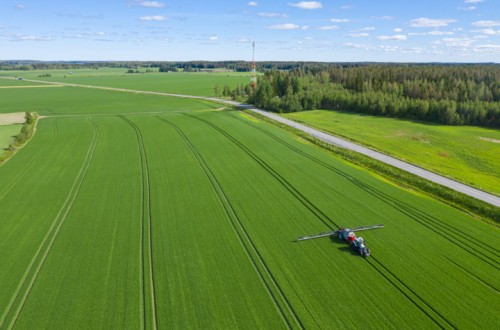Valtra ofrece la nueva función de control de 96 secciones con Multiboom