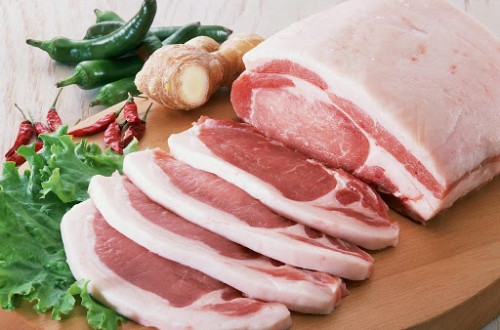 El consumo de carne fresca sube un 2,4% en 2024, con el pollo y el cerdo como los más demandados, según Kantar