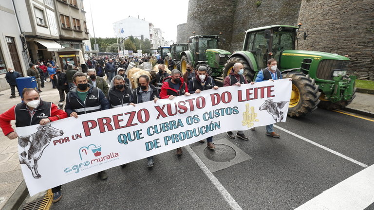 Agromuralla: AICA ha sancionado a Lactalis, Leite Rio y Celega por irregularidades en los contratos de recogida de leche