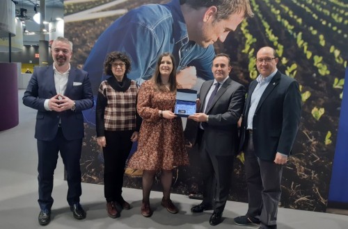 La Cátedra AgroBank entrega el Premio de la segunda edición de ‘La ciencia en femenino’ al mejor trabajo final de máster