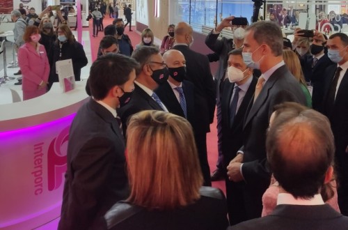 El Rey y el embajador chino visitan el stand de Interporc en Alimentaria