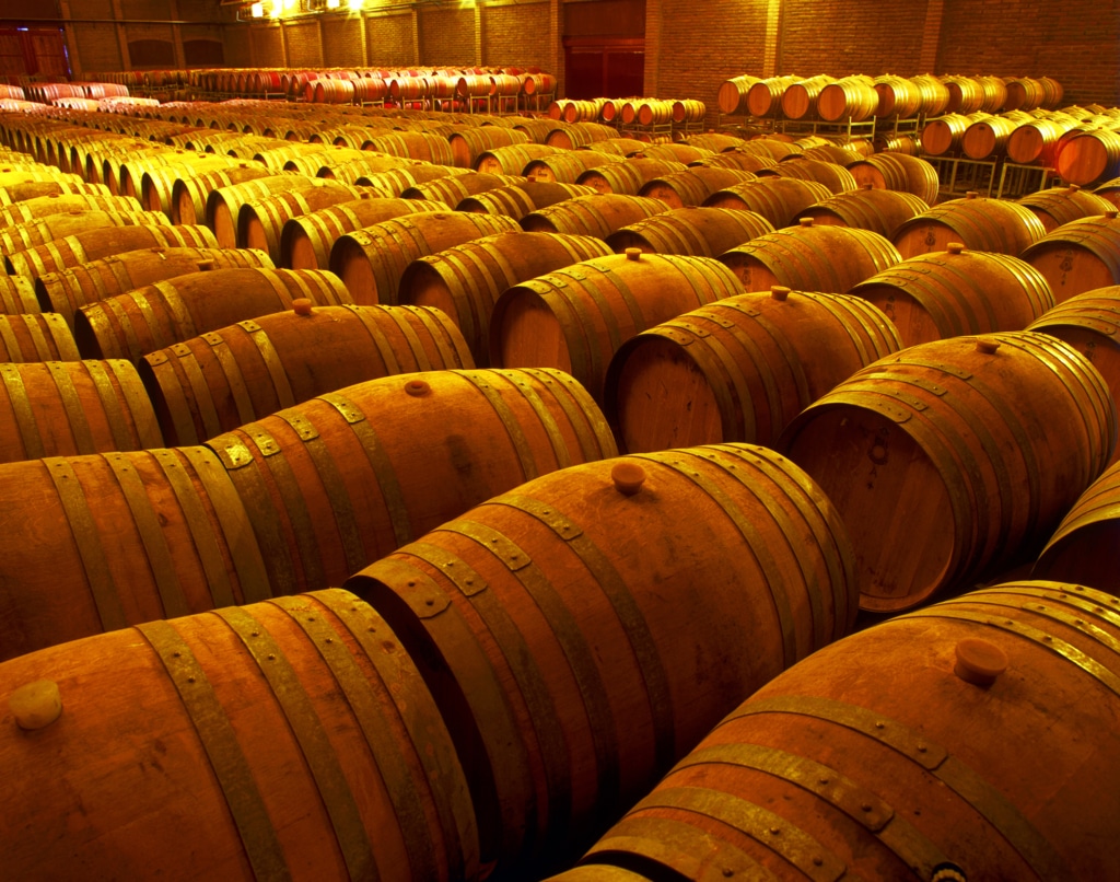 Las salidas de vino al mercado superaron ya en marzo la producción de la actual campaña 2021/22