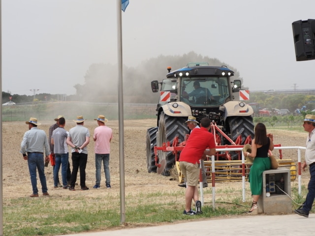 El Día de Puertas Abiertas de Argo Tractors en Villamarciel congrega a más de 500 agricultores
