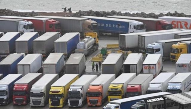 Alivio en el sector hortofrutícola y alimentario por la no convocatoria del paro en el transporte de mercancías