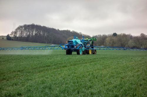 Bruselas plantea reducir drásticamente el riesgo y el uso de plaguicidas en la UE