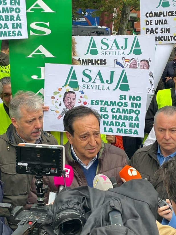 ASAJA protesta ante la sede de la CE por el “ninguneo” al sector agrario en la nueva PAC