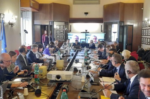 Francia, Italia y España piden a Bruselas no discriminar al vino de las políticas de promoción alimentaria de la UE