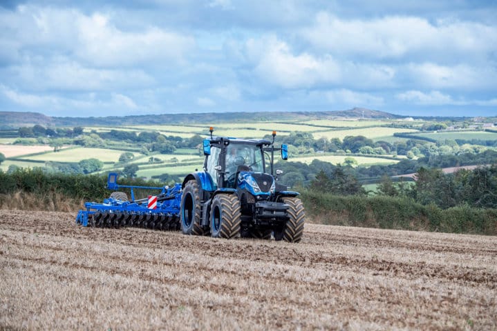 Tractores eléctricos y propulsados por GNL amplían la oferta de combustibles alternativos de New Holland