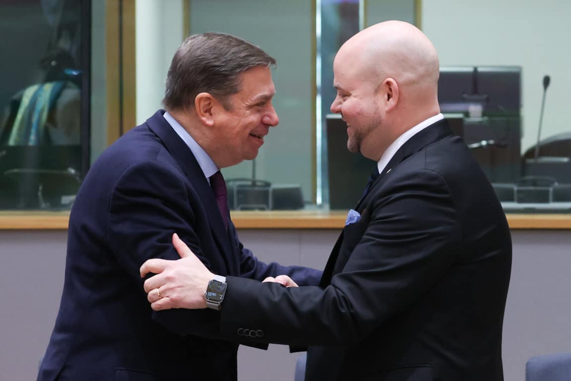 Planas pide en el Consejo de Ministros intensificar la solidaridad de la UE con Ucrania y sus agricultores