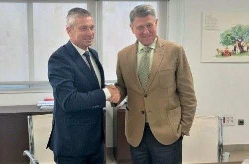 Nace Naturphenolive: alianza entre Dcoop y Biopharma Research para aprovechar subproductos del olivar