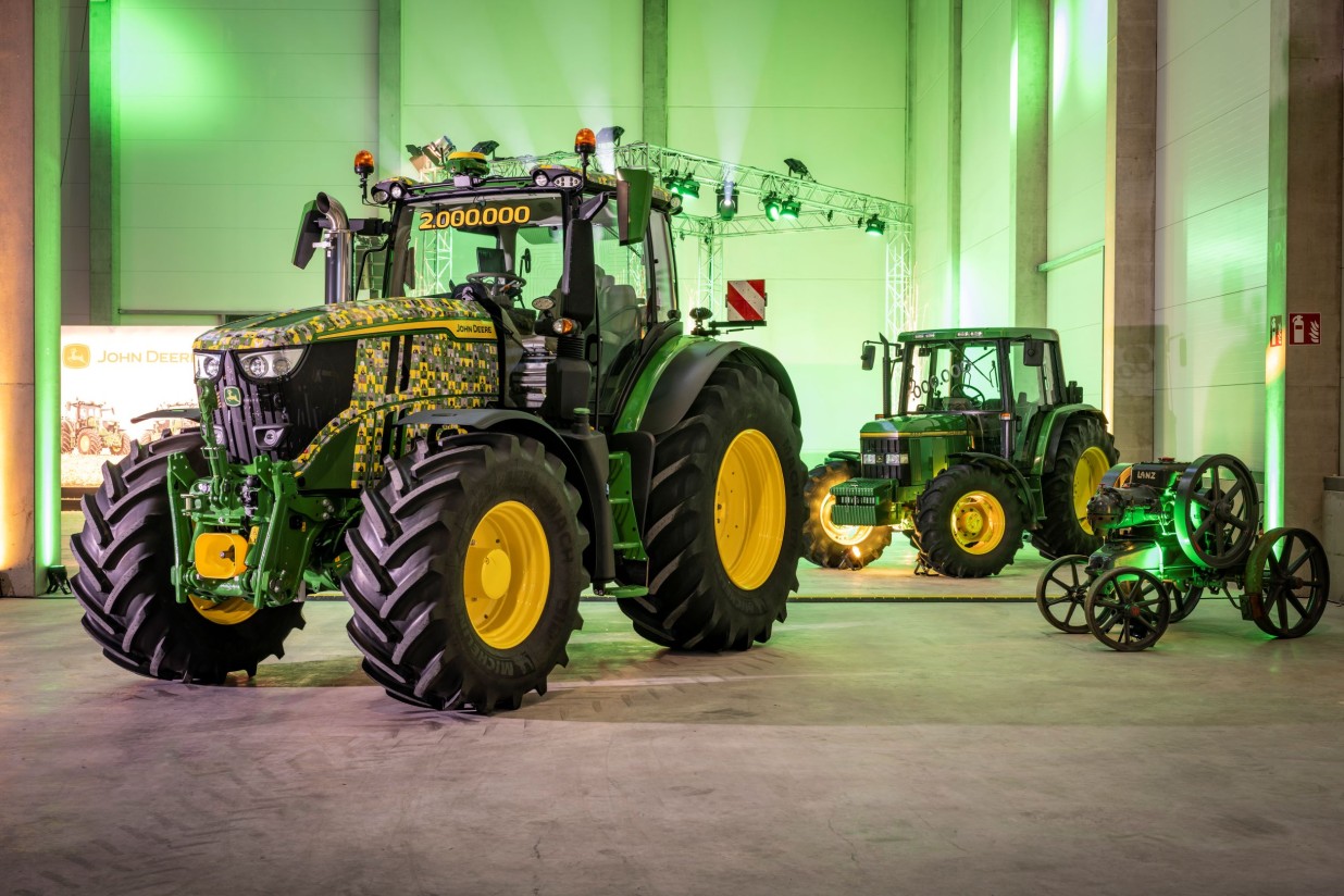 Un John Deere 6R 250, el tractor número 2 millones fabricado en Mannheim