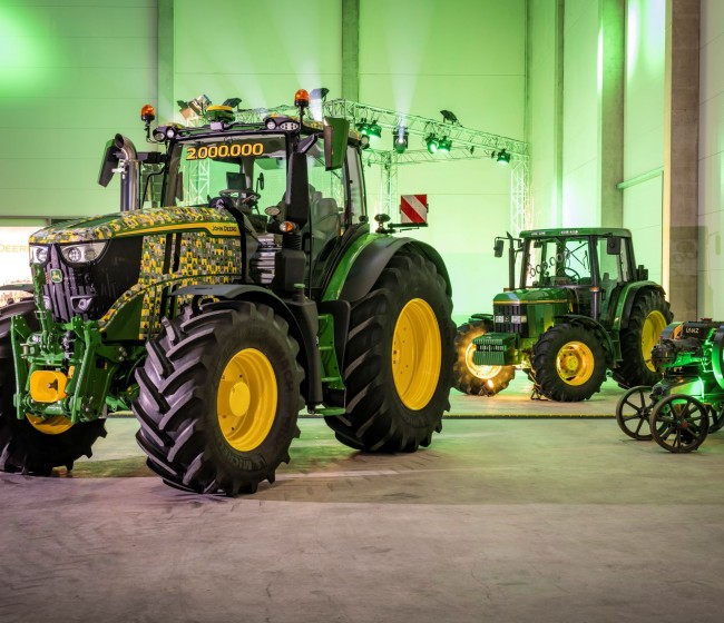 Un John Deere 6R 250, el tractor número 2 millones fabricado en Mannheim