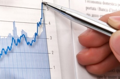 Alzas interanuales de doble dígito de los índices de precios pagados y percibidos por agricultores y ganaderos en 2022