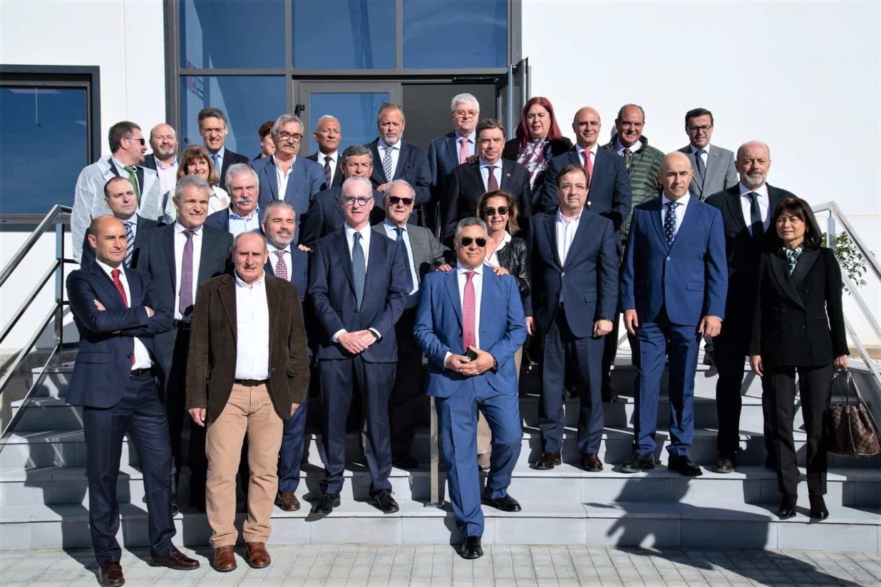 Siete grandes industrias cárnicas inauguran en Zafra el Complejo del Ibérico en Extremadura