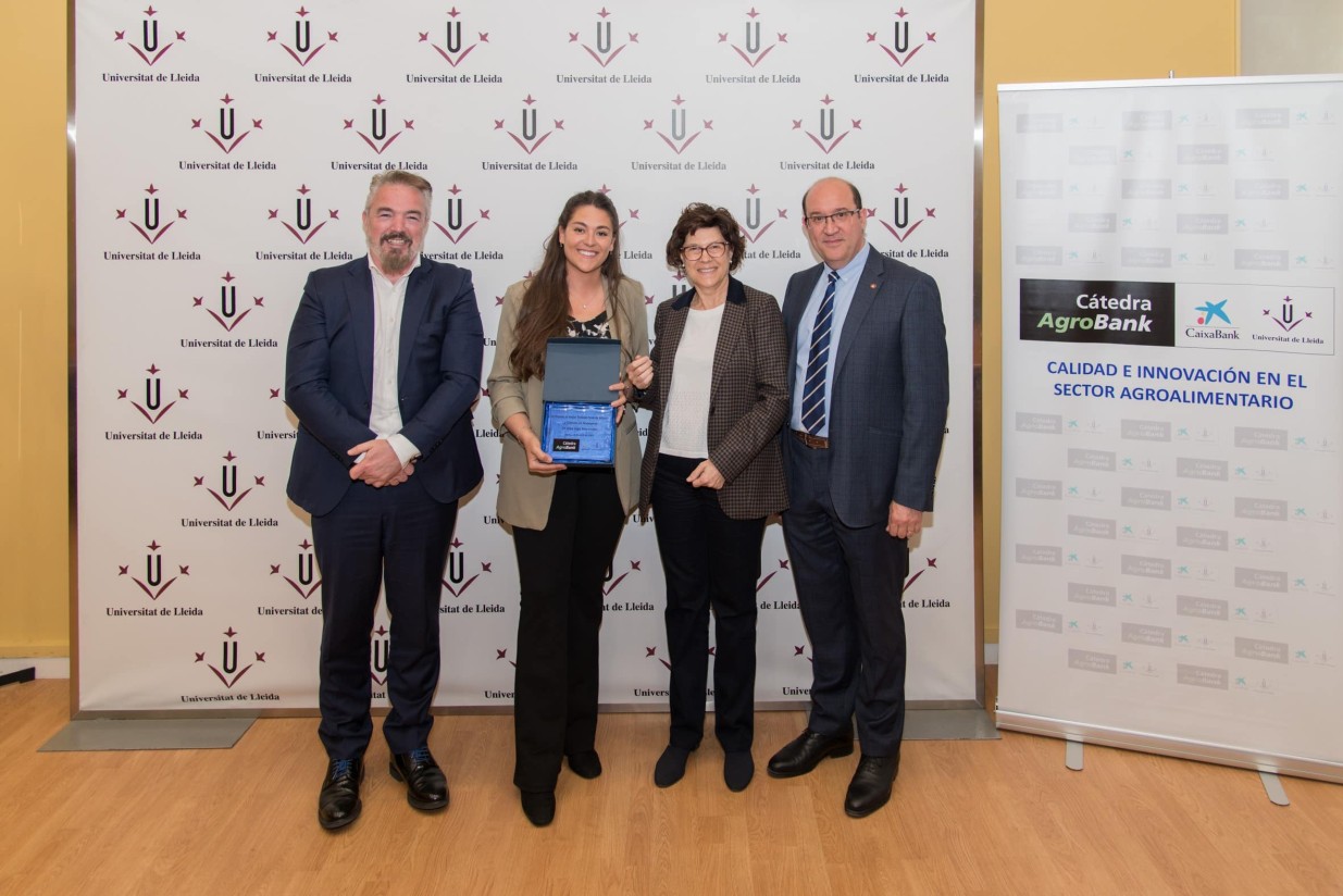 Un estudio para reducir el nitrógeno en purines usando menos proteína en la dieta de los cerdos, premio de la Cátedra AgroBank de la UdL