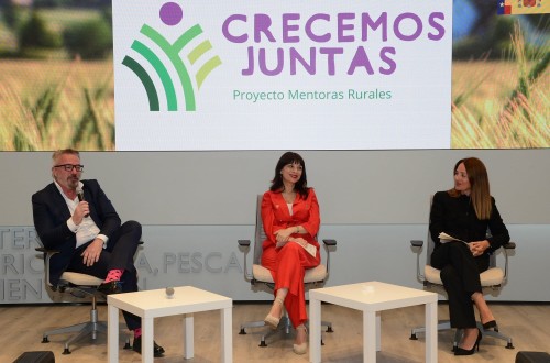 El MAPA y CaixaBank presentan el programa Crecemos Juntas-Proyecto Mentoras Rurales