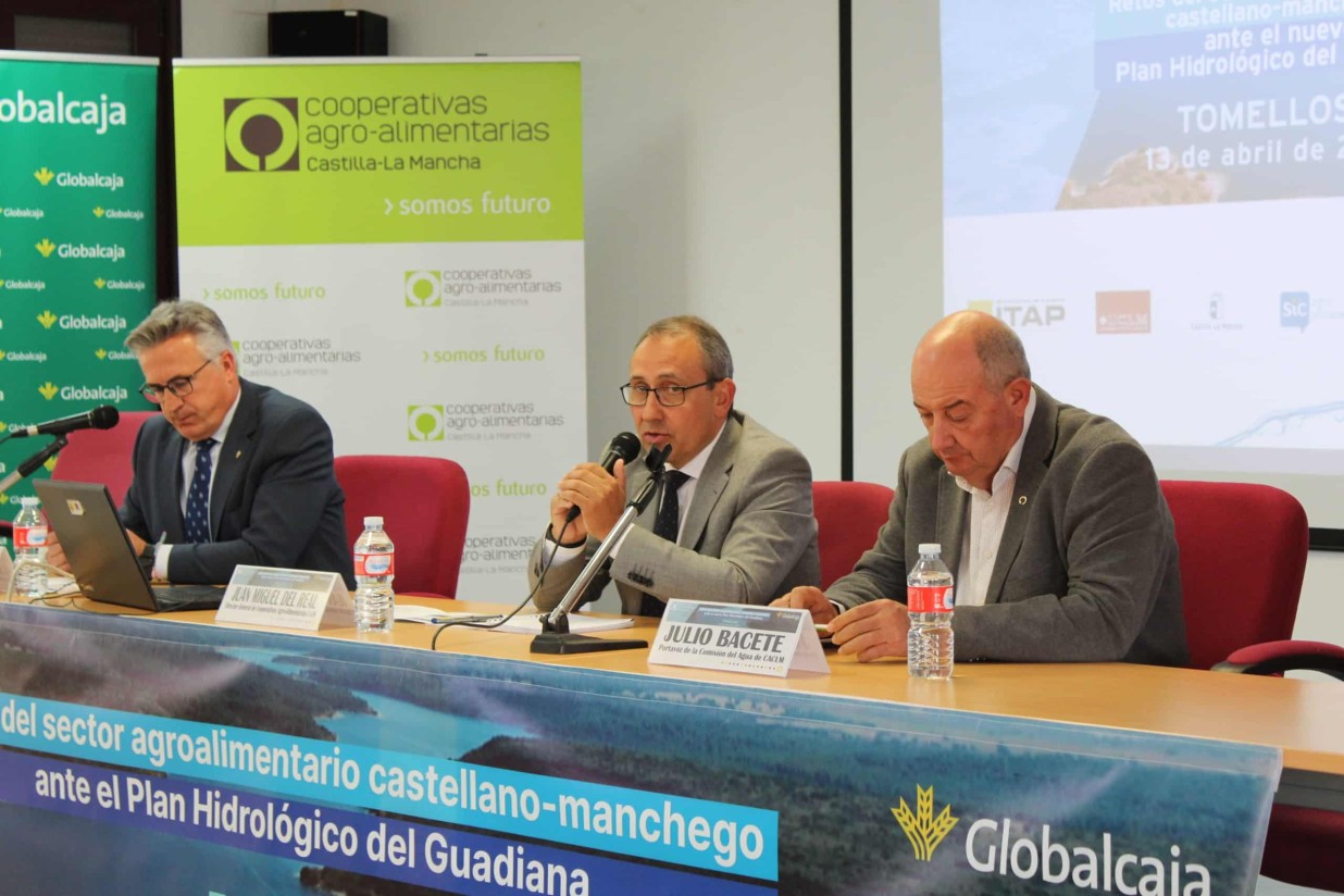 Cooperativas analiza las consecuencias del Plan Hidrológico del Guadiana en el sector agroalimentario de Castilla-La Mancha