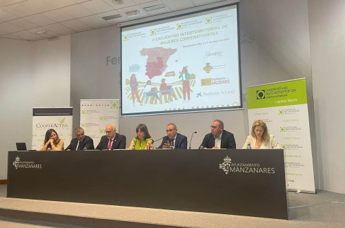 Mujeres cooperativistas de Andalucía, Castilla-La Mancha y Extremadura comparten experiencias para ganar cuota en el sector agroalimentario