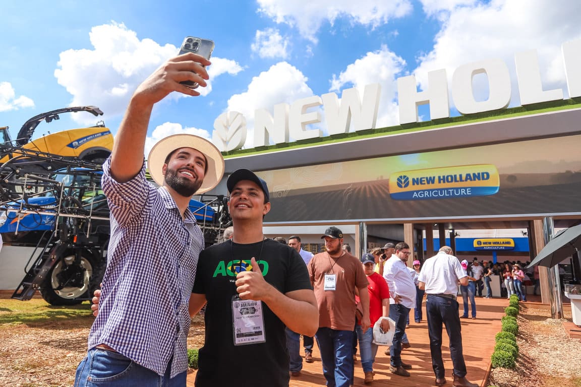 New Holland presenta en Agrishow 2023 sus servicios para una agricultura de precisión