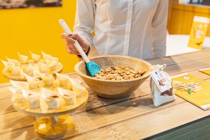 España y Portugal promocionarán conjuntamente la sostenibilidad y calidad de la almendra europea