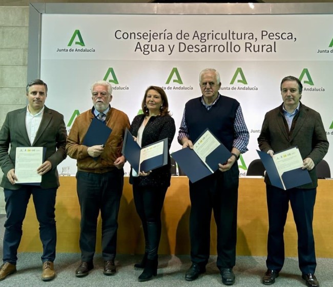 Andalucía pide al MAPA aplazar la entrada en vigor del cuaderno digital agrario hasta enero de 2026