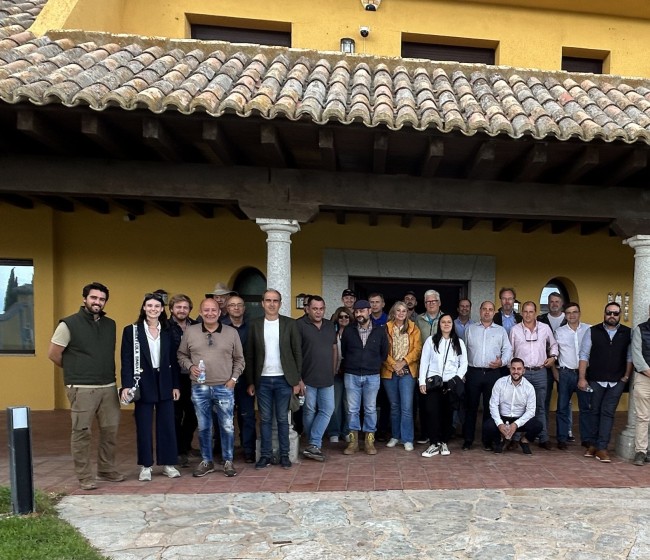 El Consejo Europeo del Pistacho y productores norteamericanos firman un convenio de colaboración